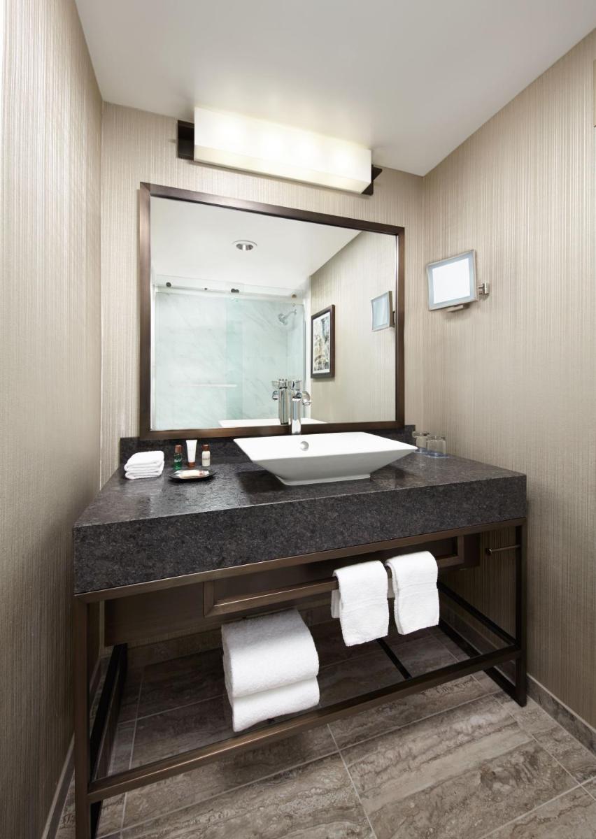 Sheraton Gateway Los Angeles Hotel - image 6
