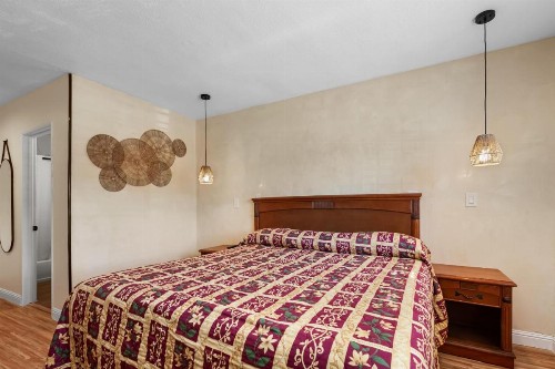 Beverly Inn - image 10