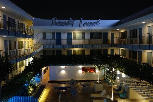 Beverly Laurel Hotel - image 16