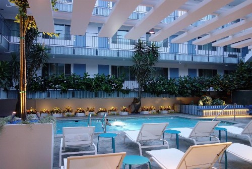 Beverly Laurel Hotel - image 22