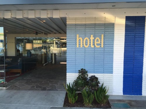 Beverly Laurel Hotel - image 32