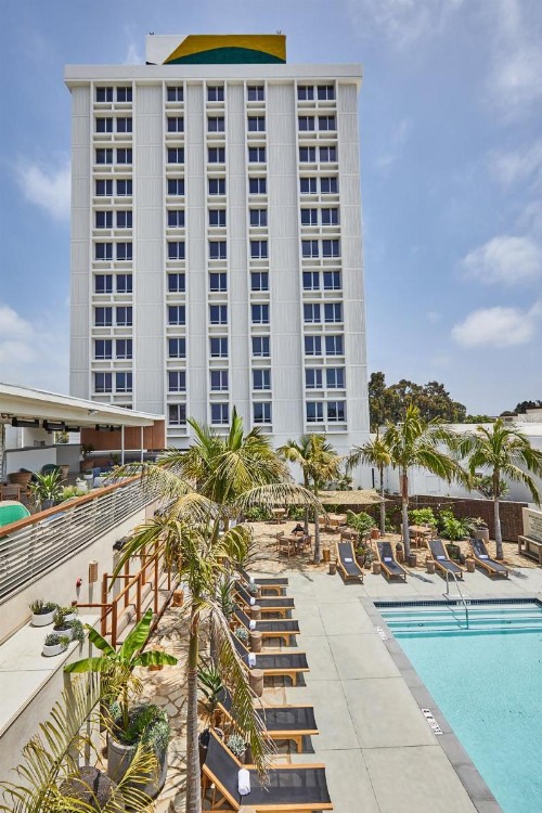 Hotel June - image 3