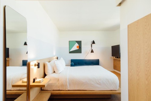 Hotel June - image 6