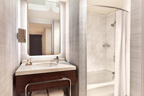 Sheraton Grand Los Angeles - image 20