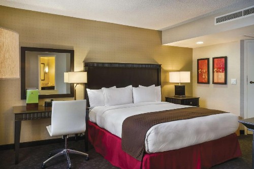 Doubletree by Hilton Los Angeles Downtown - image 34