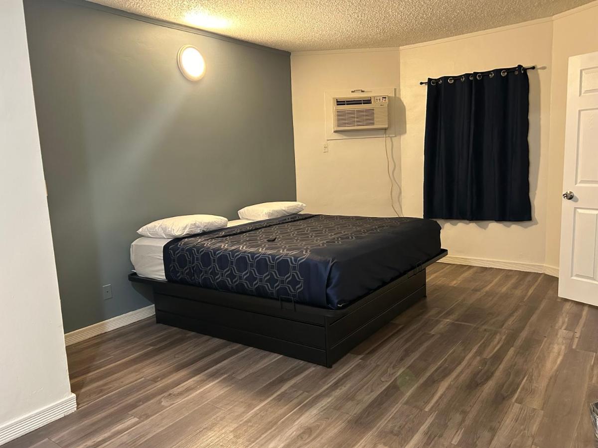 Budget Inn Hollywood - main image