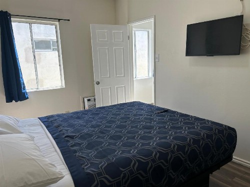 Budget Inn Hollywood - image 17