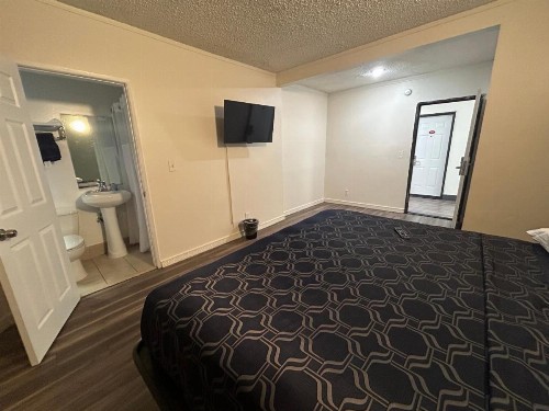 Budget Inn Hollywood - image 5