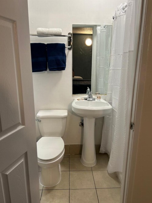 Budget Inn Hollywood - image 9