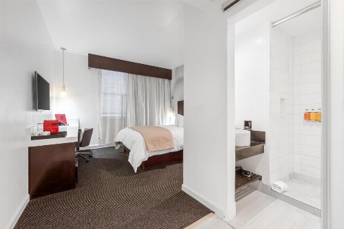 O Hotel - image 42