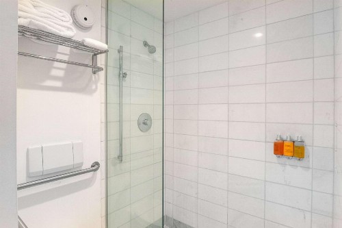 O Hotel - image 48