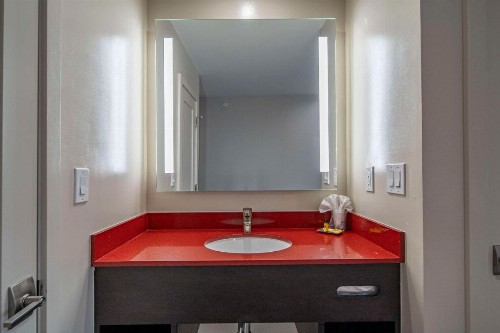 Best Western Plus Dragon Gate Inn - image 10