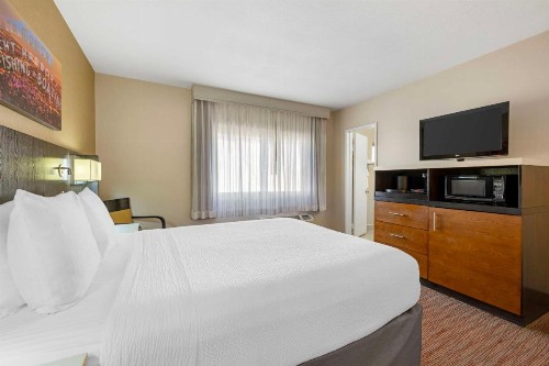 Best Western Royal Palace Inn & Suites - image 32