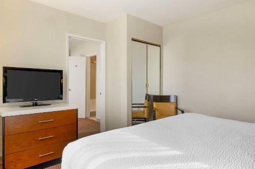 Best Western Royal Palace Inn & Suites - image 45