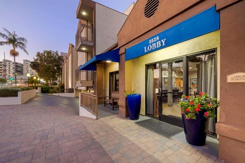 Best Western Royal Palace Inn & Suites - image 48