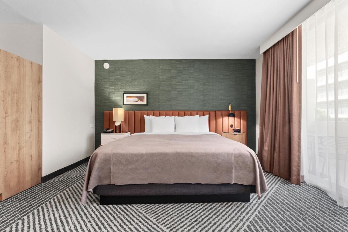 Royal Palace Westwood Hotel - image 7
