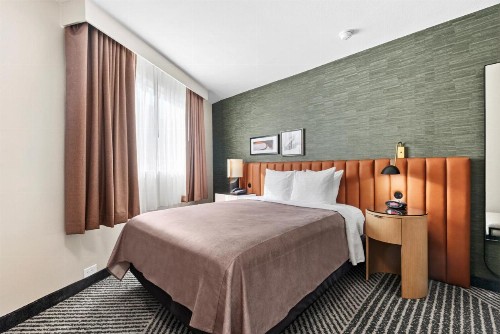Royal Palace Westwood Hotel - image 9