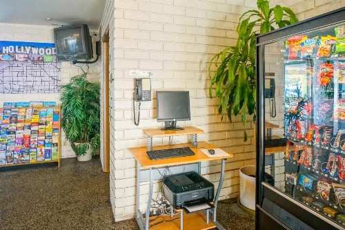 Dunes Inn - Wilshire - image 18