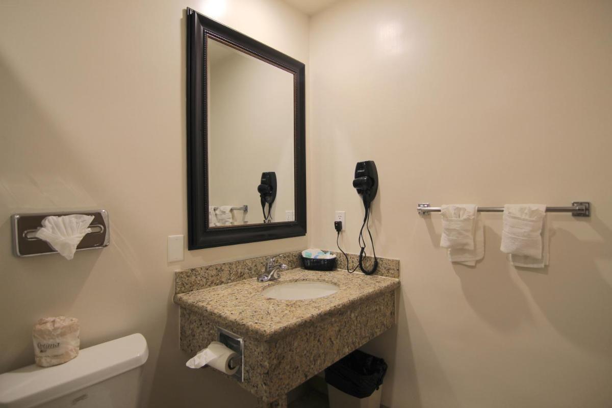 Dunes Inn - Wilshire - image 2