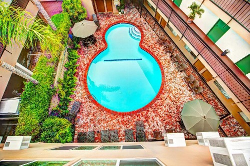 Dunes Inn - Wilshire - image 20