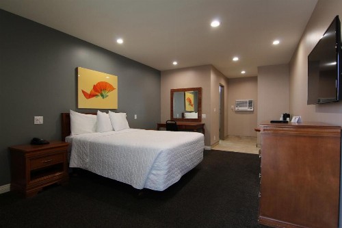 Dunes Inn - Wilshire - image 21