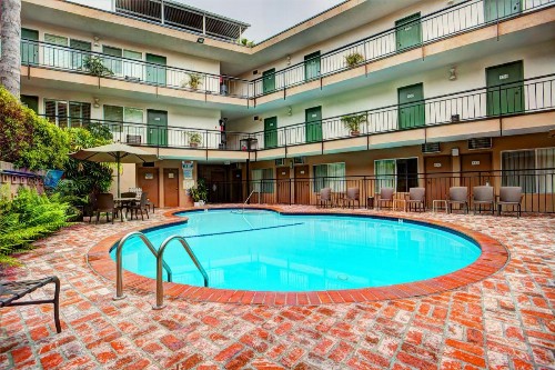 Dunes Inn - Wilshire - image 22