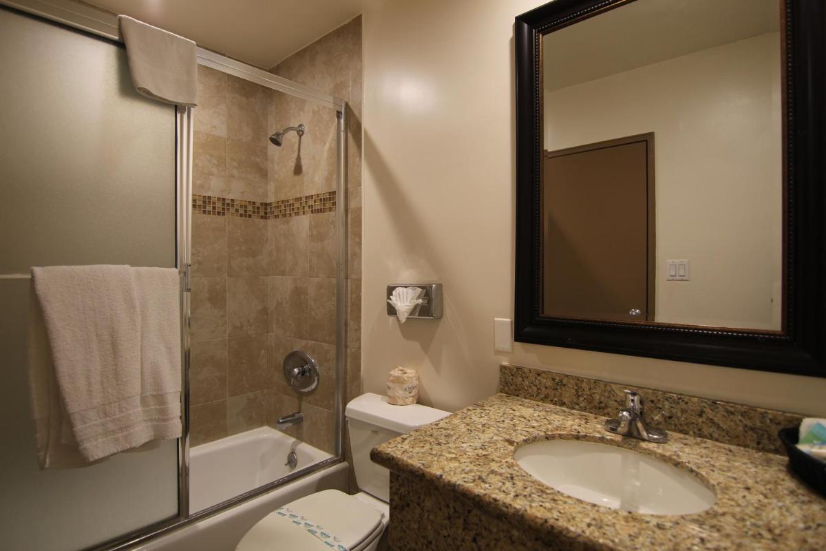 Dunes Inn - Wilshire - image 3