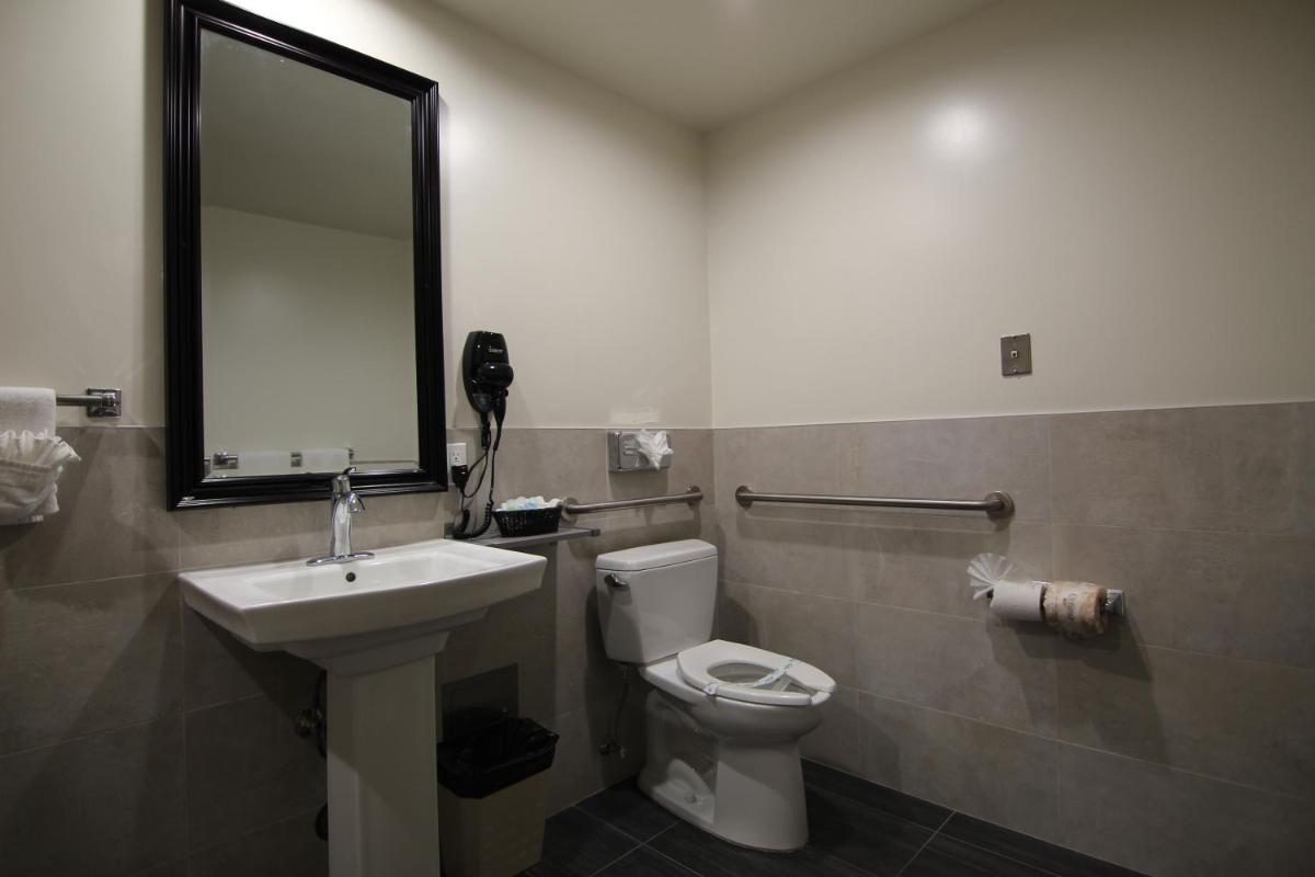 Dunes Inn - Wilshire - image 4