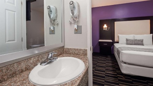 SureStay Hotel by Best Western Beverly Hills West LA - image 14