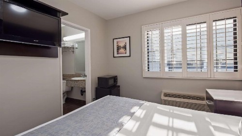 SureStay Hotel by Best Western Beverly Hills West LA - image 3
