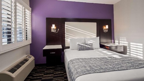 SureStay Hotel by Best Western Beverly Hills West LA - image 4