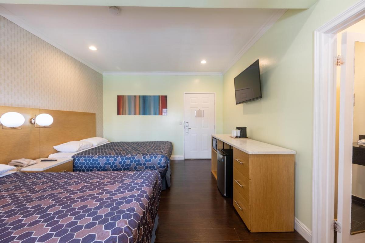 Hollywood City Inn - image 2