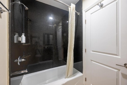 Hollywood City Inn - image 29