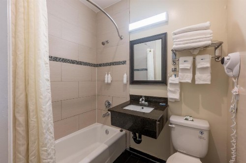 Hollywood City Inn - image 34