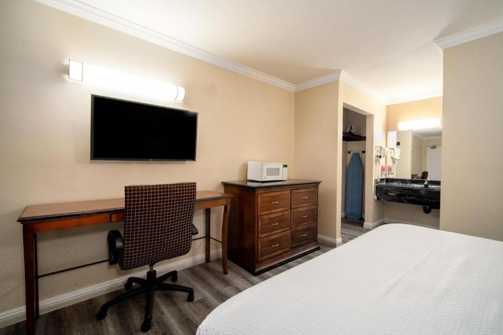 Sea Rock Inn - Los Angeles - main image