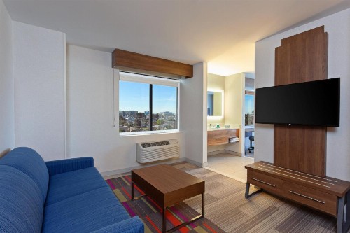 Holiday Inn Express Los Angeles LAX Airport an IHG Hotel - image 16