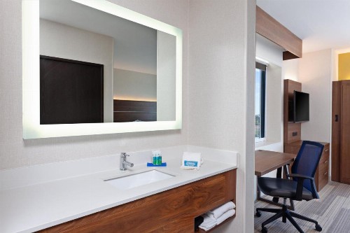 Holiday Inn Express Los Angeles LAX Airport an IHG Hotel - image 17