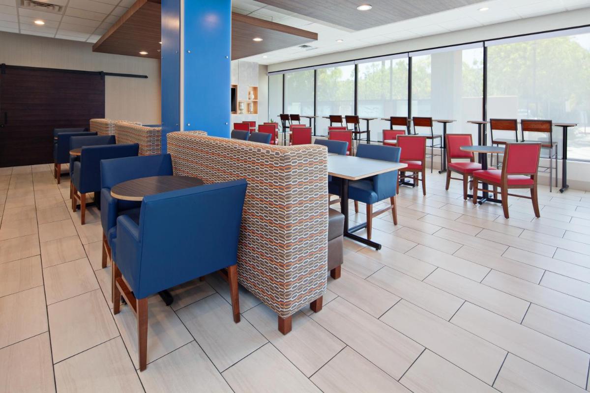 Holiday Inn Express Los Angeles LAX Airport an IHG Hotel - image 3
