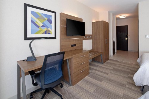Holiday Inn Express Los Angeles LAX Airport an IHG Hotel - image 31