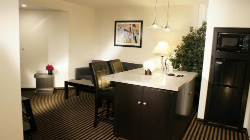 Holiday Inn Express Hollywood Walk of Fame an IHG Hotel - image 21