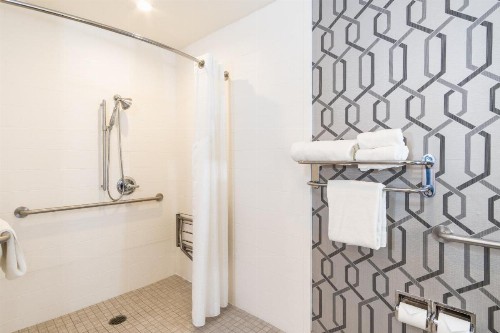 Holiday Inn Express Hollywood Walk of Fame an IHG Hotel - image 25