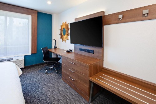 Holiday Inn Express Hollywood Walk of Fame an IHG Hotel - image 32
