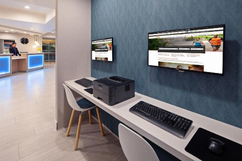 Holiday Inn Express Hollywood Walk of Fame an IHG Hotel - image 9