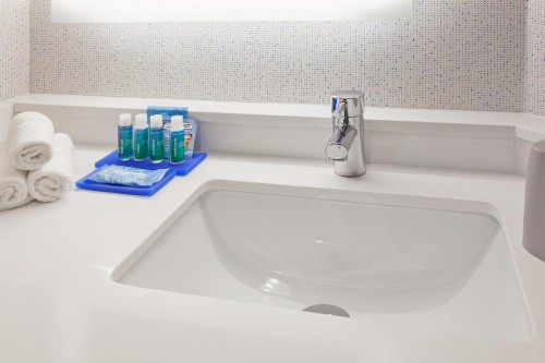 Holiday Inn Express West Los Angeles an IHG Hotel - image 10