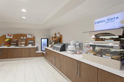 Holiday Inn Express West Los Angeles an IHG Hotel - image 11