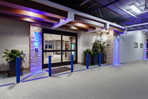 Holiday Inn Express West Los Angeles an IHG Hotel - image 4