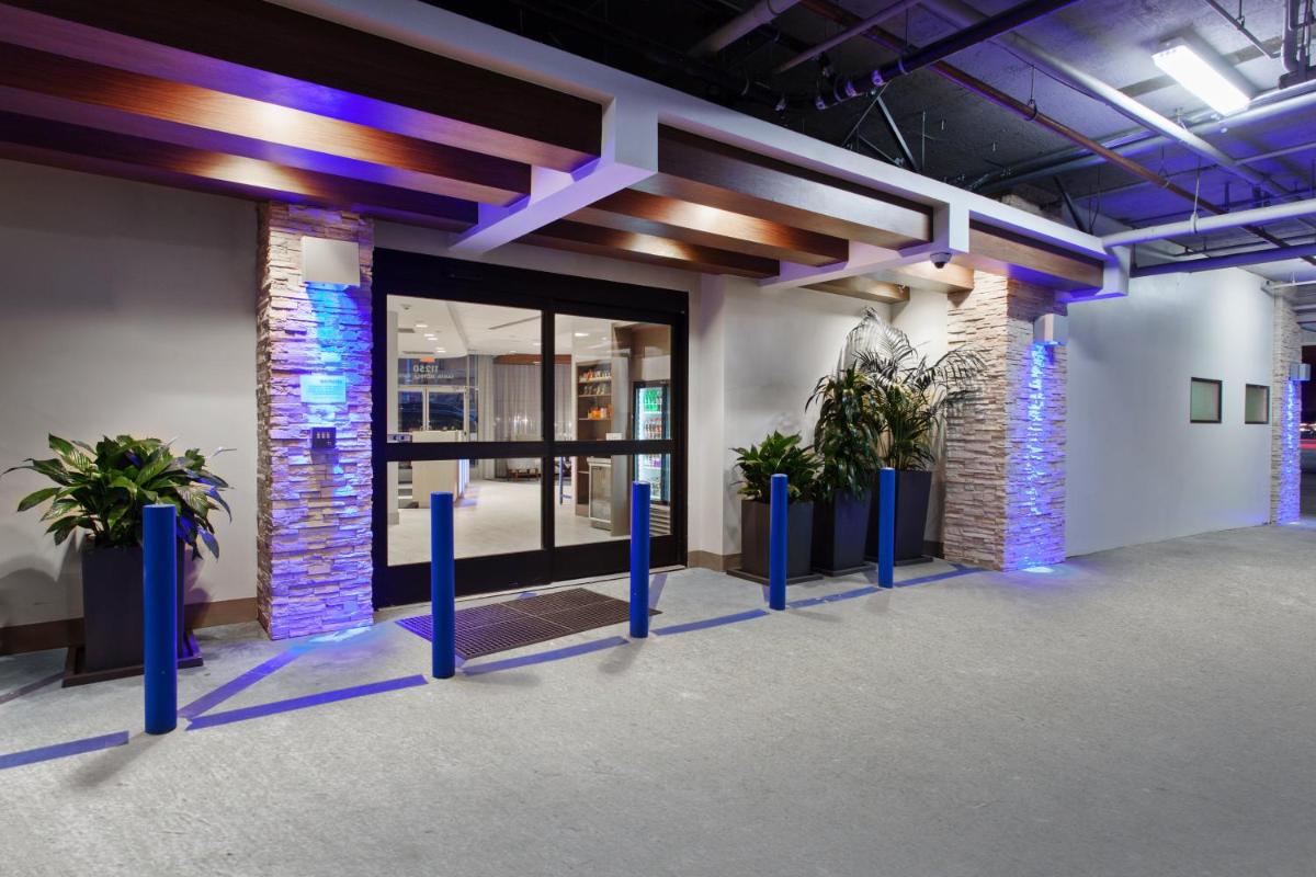 Holiday Inn Express West Los Angeles an IHG Hotel - image 4