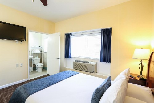 The Hotel Hollywood - image 14