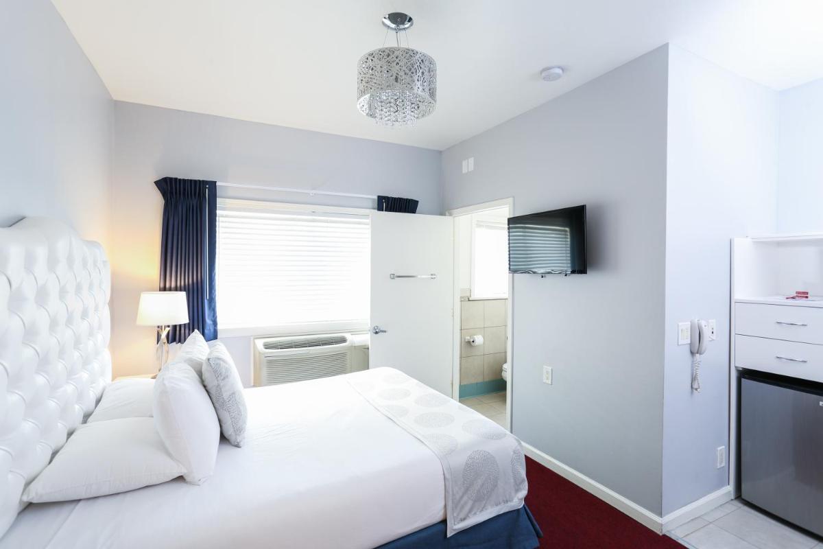 The Hotel Hollywood - image 2