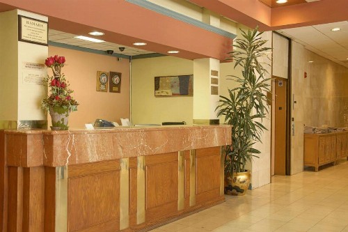 Ramada by Wyndham Los Angeles/Wilshire Center - image 5